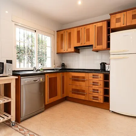 בית נופש Casa Andasol Costabella A1 מארבלה